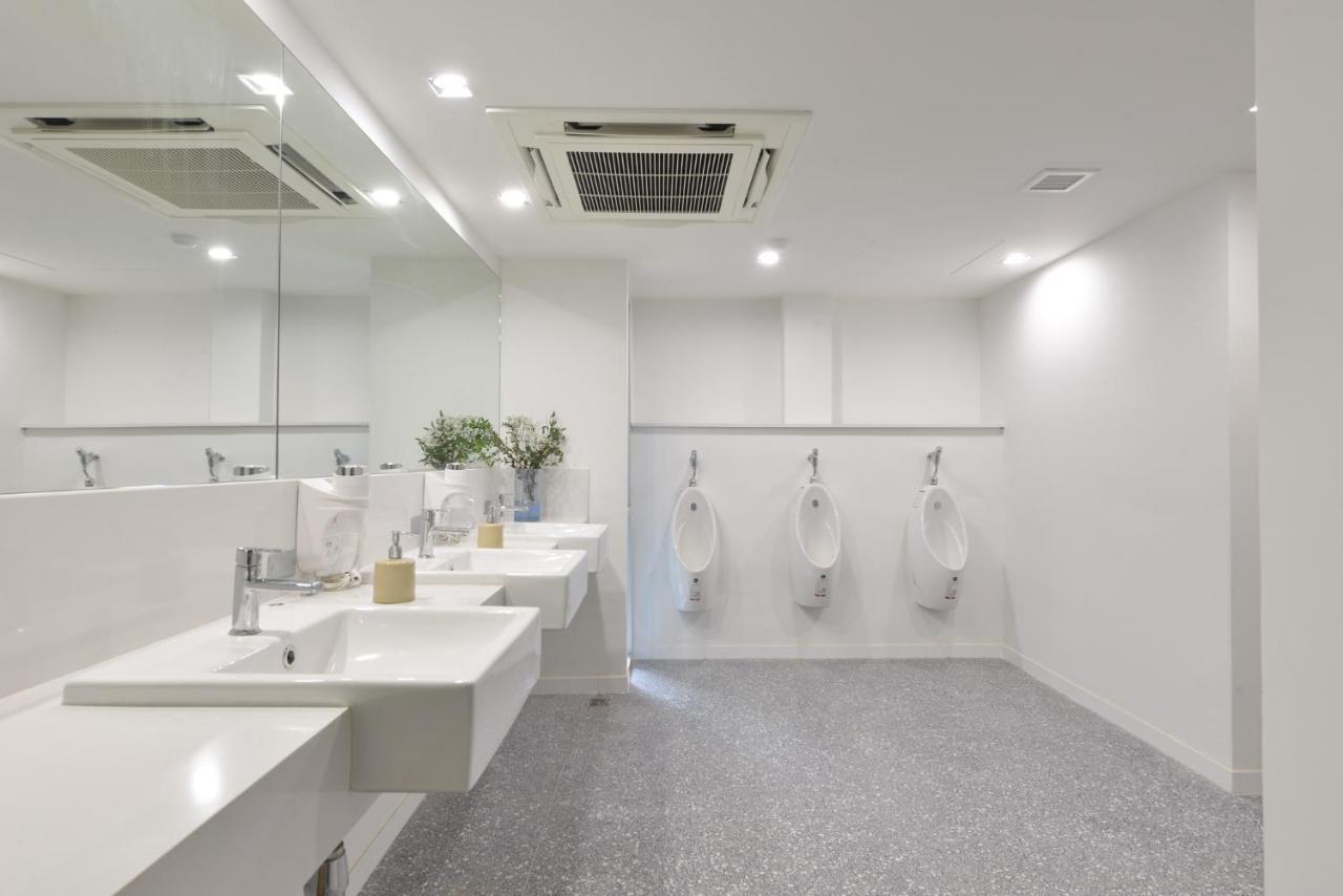 Tiang Capsule Hostel Банкок Екстериор снимка