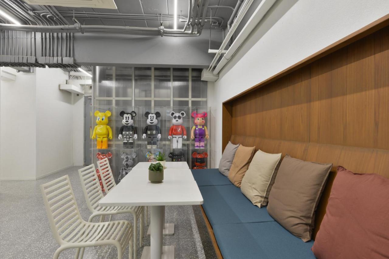 Tiang Capsule Hostel Банкок Екстериор снимка