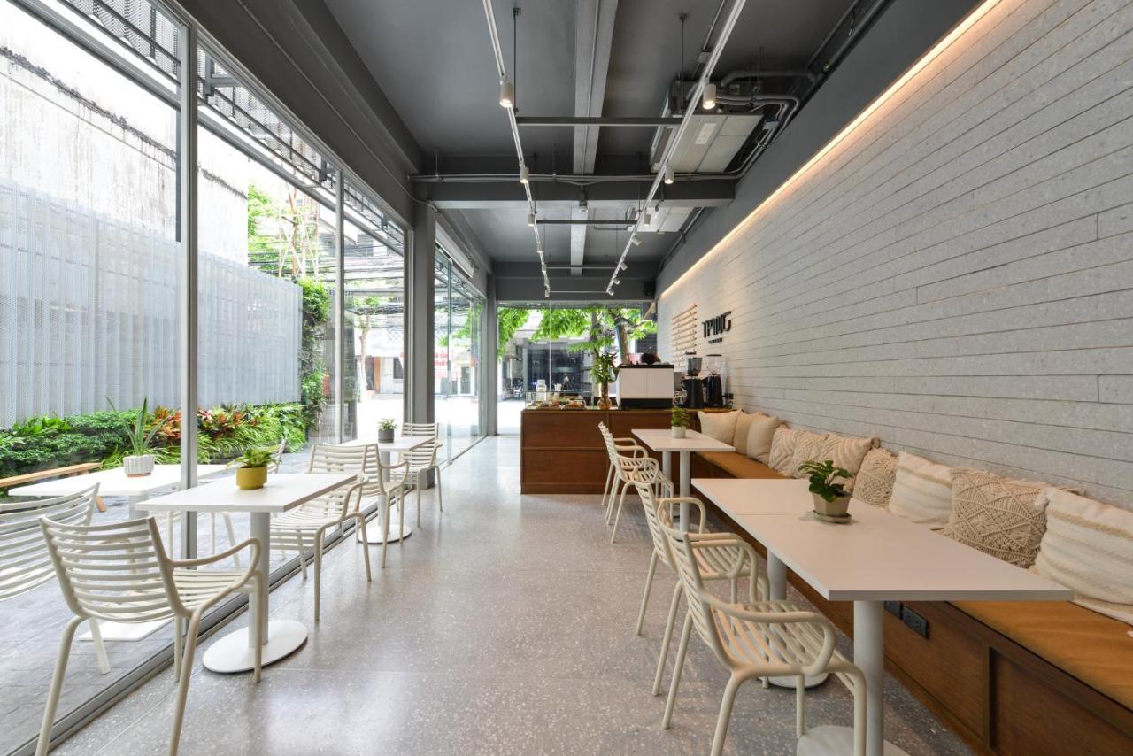 Tiang Capsule Hostel Банкок Екстериор снимка