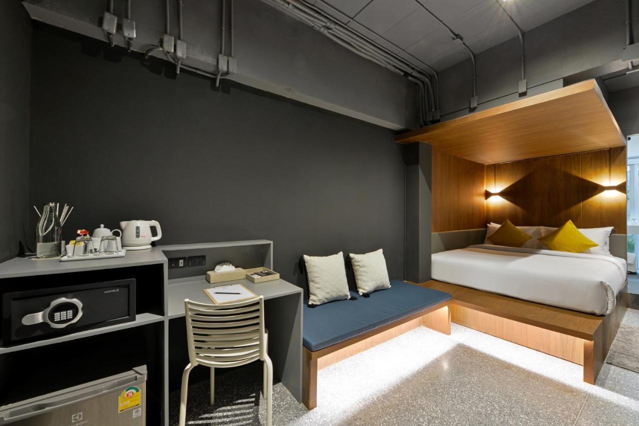 Tiang Capsule Hostel Банкок Екстериор снимка