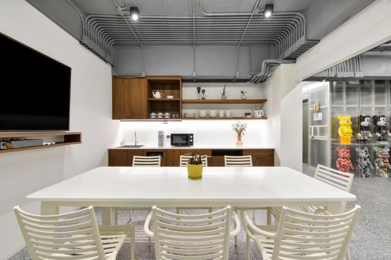 Tiang Capsule Hostel Банкок Екстериор снимка