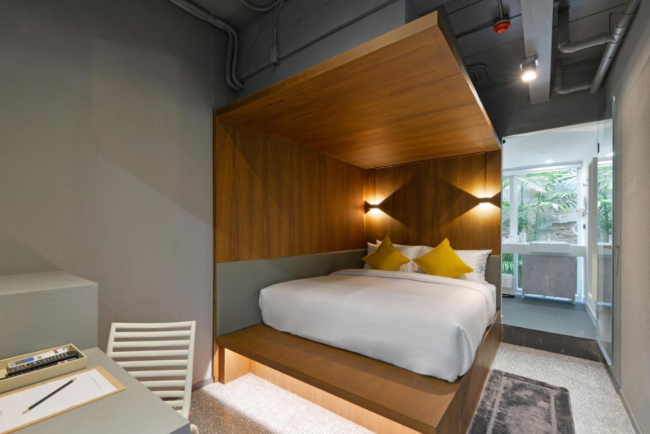 Tiang Capsule Hostel Банкок Екстериор снимка